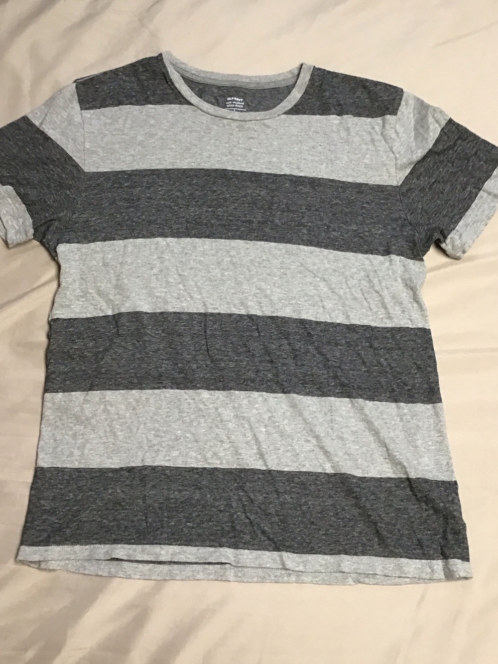 Old Navy Men's Light Gray and Charcoal Striped Crew Neck Tee